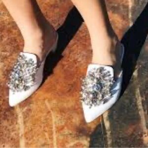 SEARCHING THIS IN BLACK 8.5/9